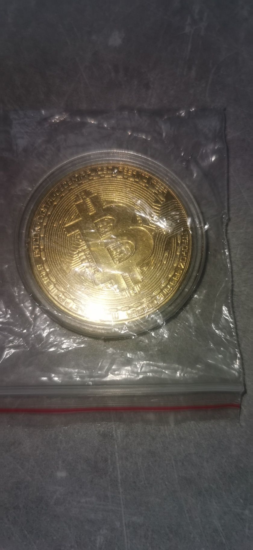 Moneda BITCOIN + capsulă