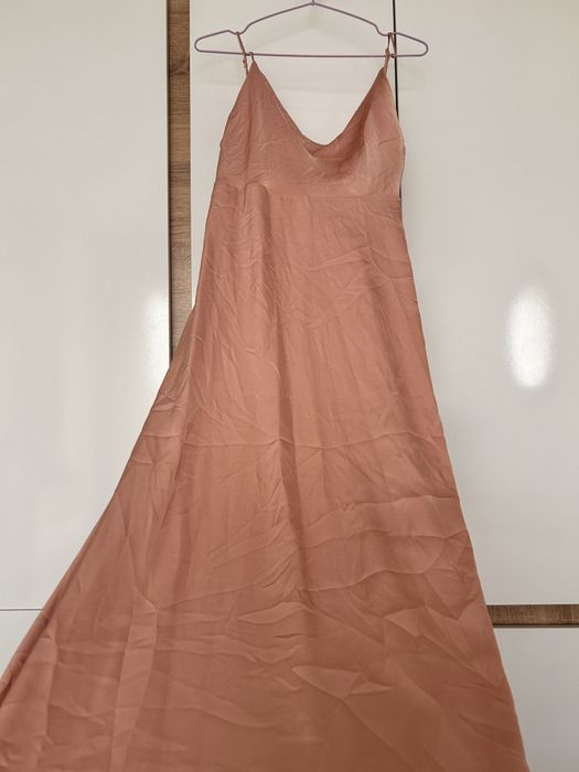 Дамски официални дълги и къси рокли