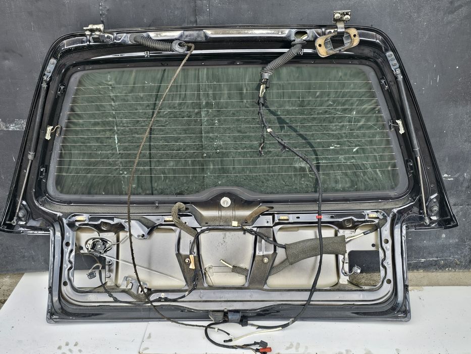 Haion original Volkswagen Passat B4 Variant 1993 - 1997

Stare buna. F