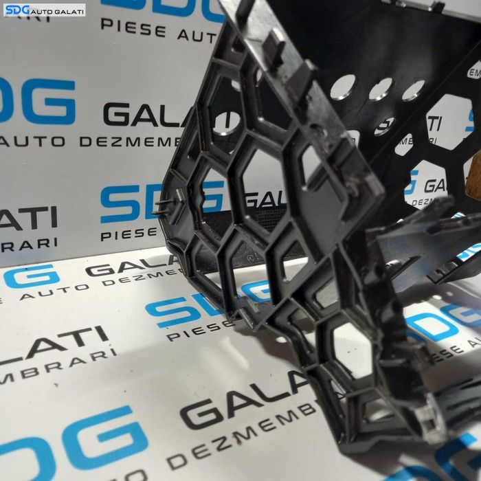 Rama Suport Navigatie Radio CD Player si Climatronic Panou Comanda AC Aer Conditionat Clima Volkswagen Polo 6R 2009 - 2018 Cod 6R0858005D [2252]