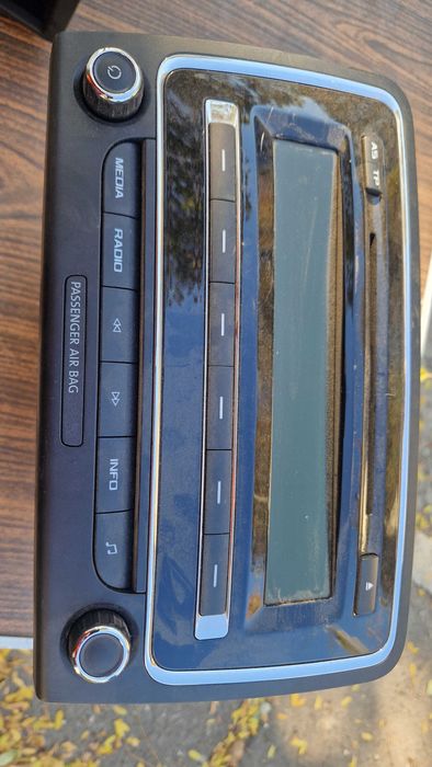 Radio CD-Player original Vw, Nissan, Skoda,  ca noi