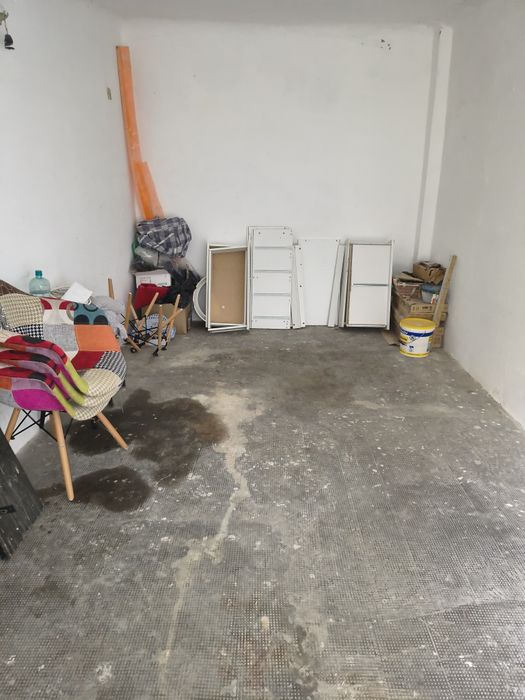 Ofer spre închiriere garaj și parcare auto