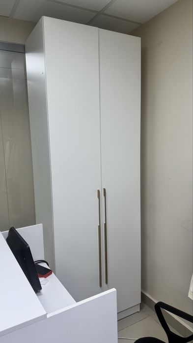 Продам шкаф ресепшен стойка кресло