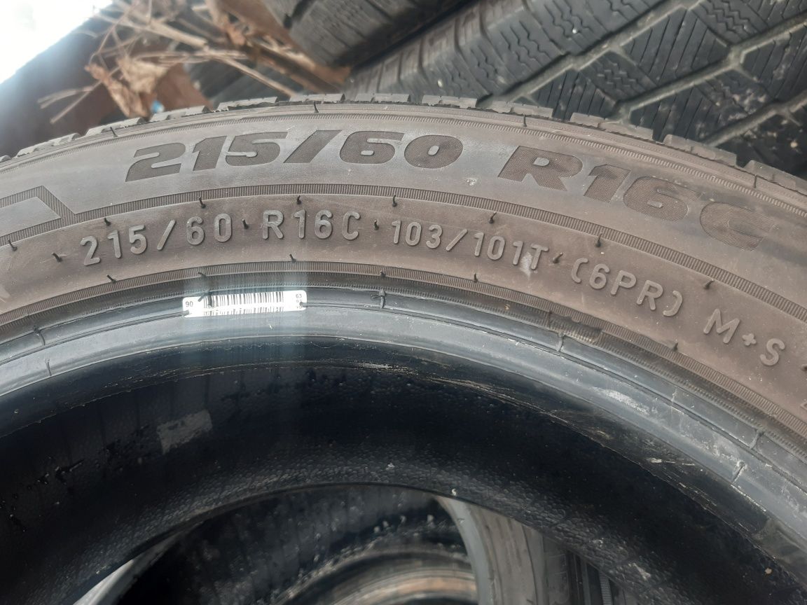 2 anvelope 215/60r16C marca Pirelli preț 460 lei ambele