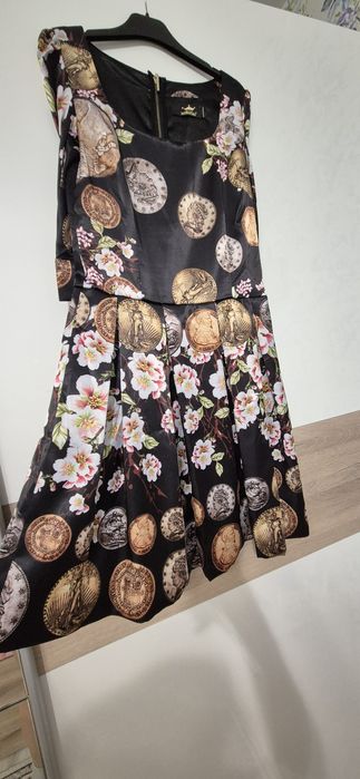 Сатенена рокля за повод или парти