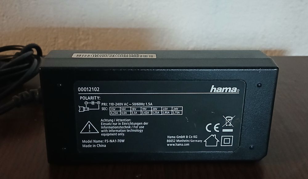 Vând sursă Hama FS-NA1  pentru  alimentare laptop și alte dispozitive.