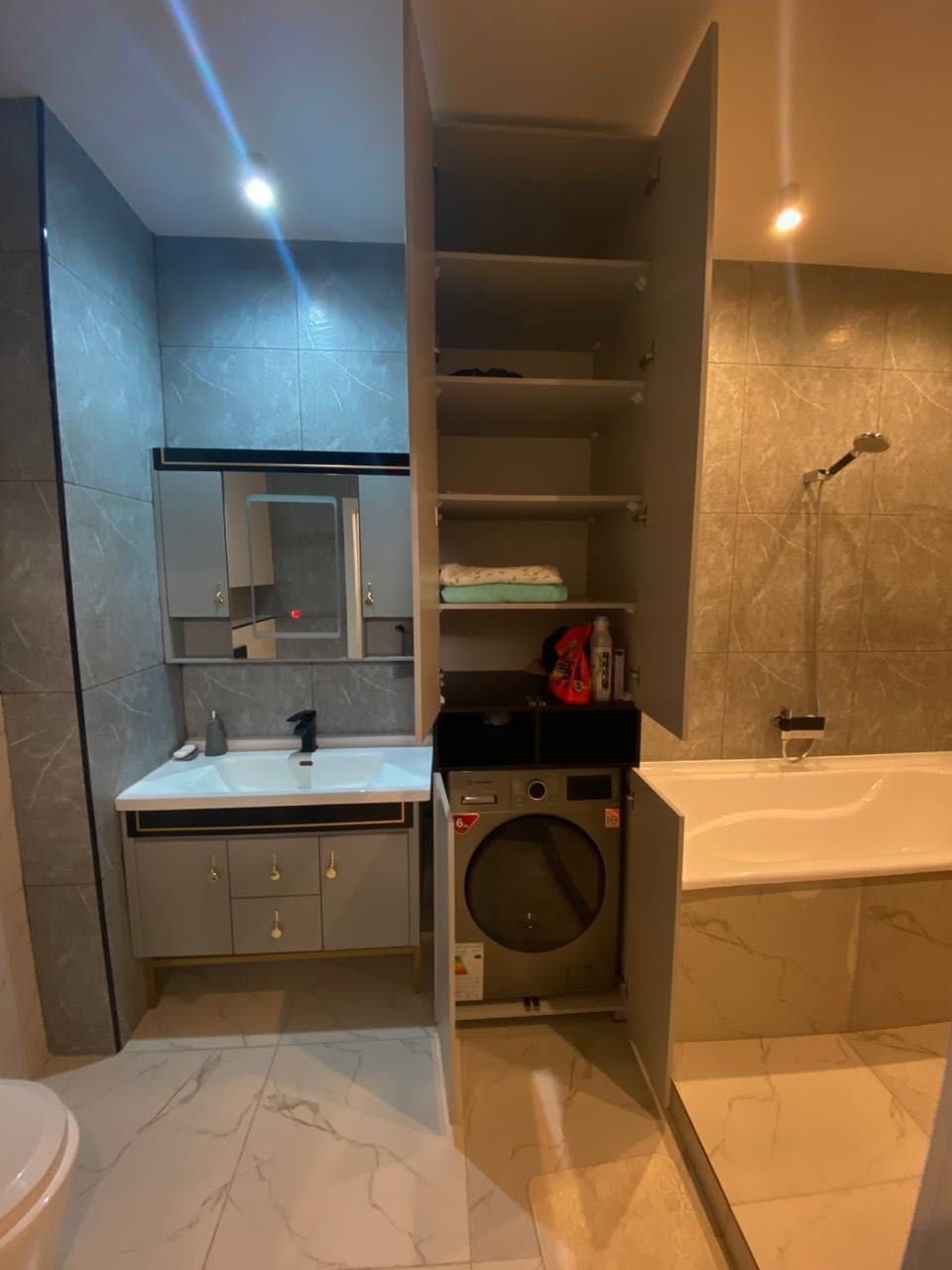 Family House Продается 3 комнатная квартира ремонт Тезикова Яккасарай
