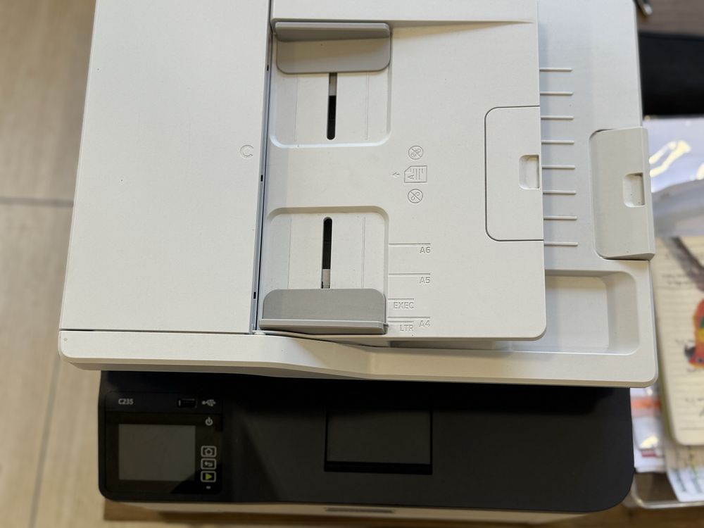 Мултифункционално устройство XEROX C235