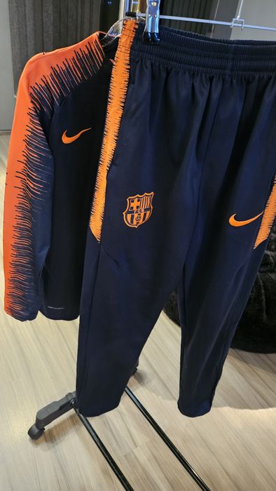 Nike Barcelona  спортен екип за момче размер 137-147 см.