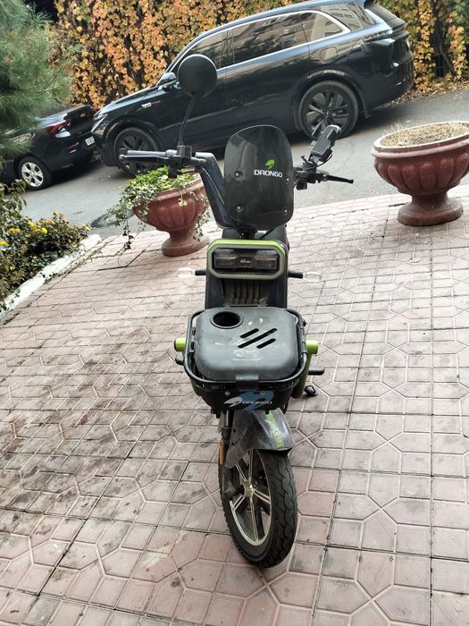 Elektroskuter sotladi