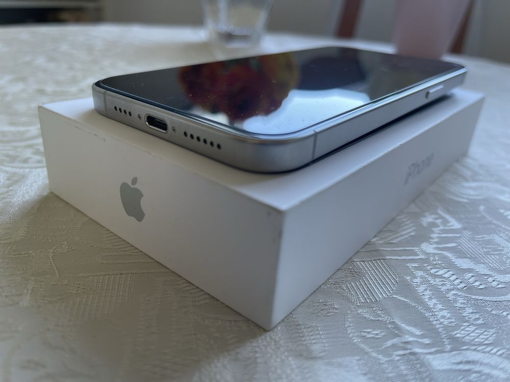 Iphone 15 Pro max 256 GB гаранционен