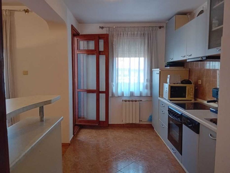 Дава се под наем Тристаен апартамент в София, Банишора - 130 кв.м за 700 € - Снимка #5