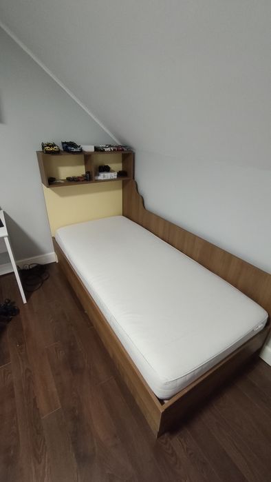 Vând pat 200x90 cu lada de depozitare și saltea