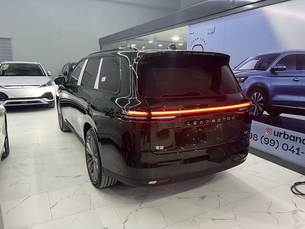 Leapmotor C16 gibrid premium pozitsiya dop opsiya natariusga tayor