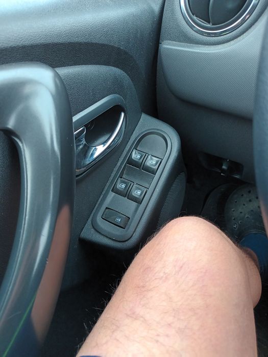 Vând Dacia Duster an 2014 FULL