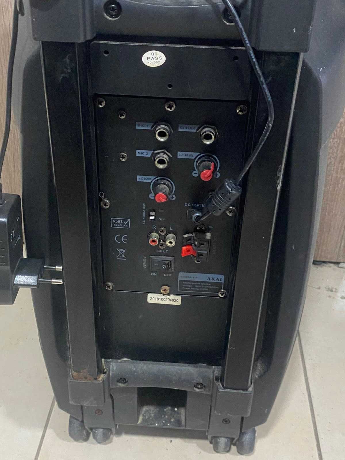 Преносима тонколона Akai SS023A-X10, Черна