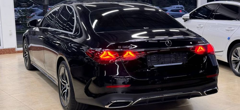 Mercedes E 300 model 2025