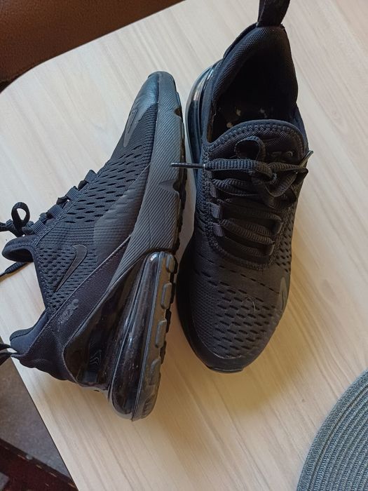 Маратонки Nike 270