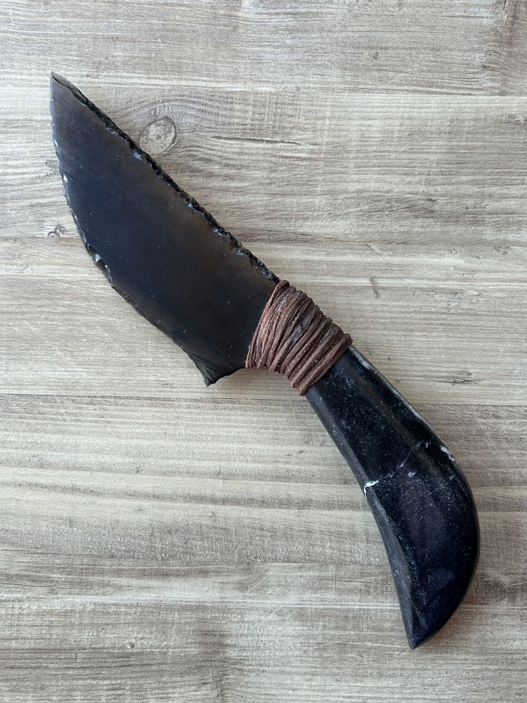 Handmade нож от обсидиан