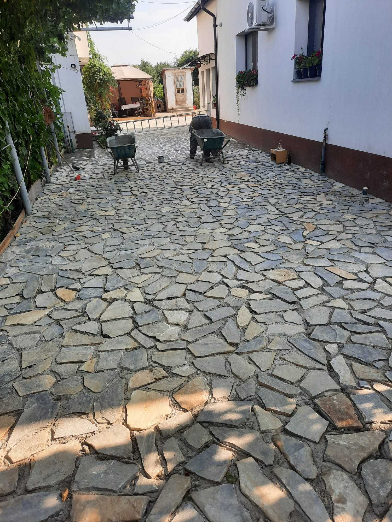 Piatra Naturală de Munte Direct din Depozit, Gata pentru Orice Proiect