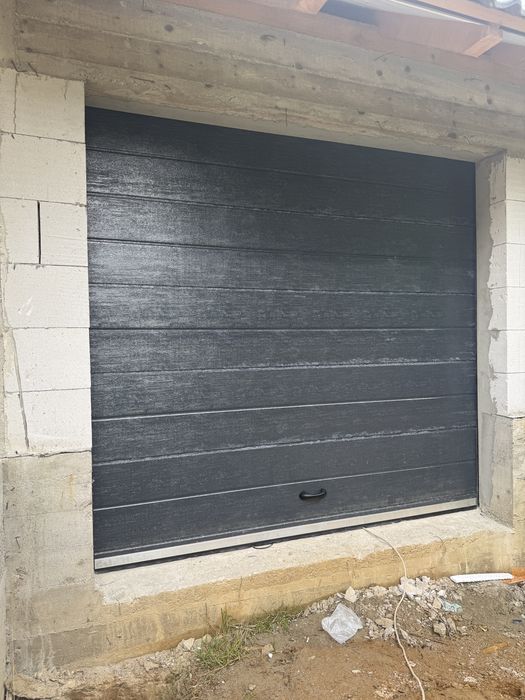 Usa garaj L2000 x H3000 gri cu geamuri -NOU!