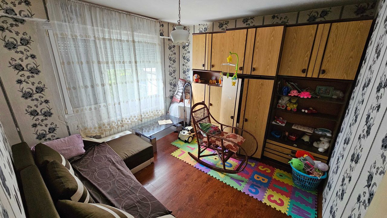 Продава се Тристаен апартамент в Разград, Орел - 75 кв.м за 1088 €/кв.м - Снимка #7