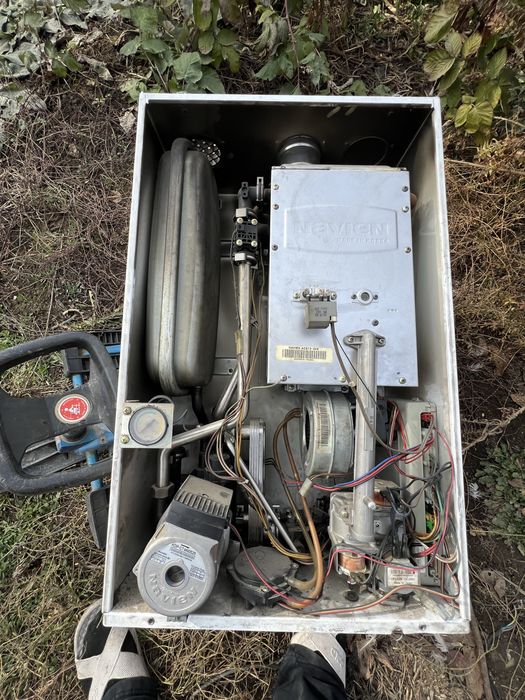 Продам газовый котоел навиен айс