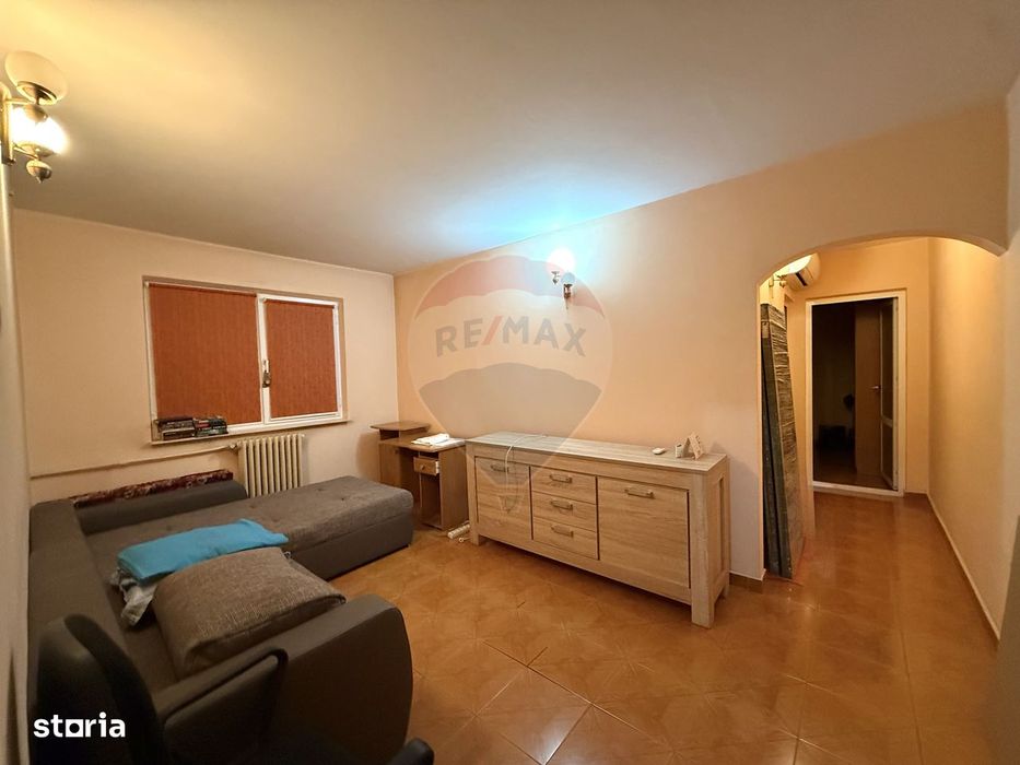 Apartament cu 3 camere de vânzare în zona Km 4-5 Constanta