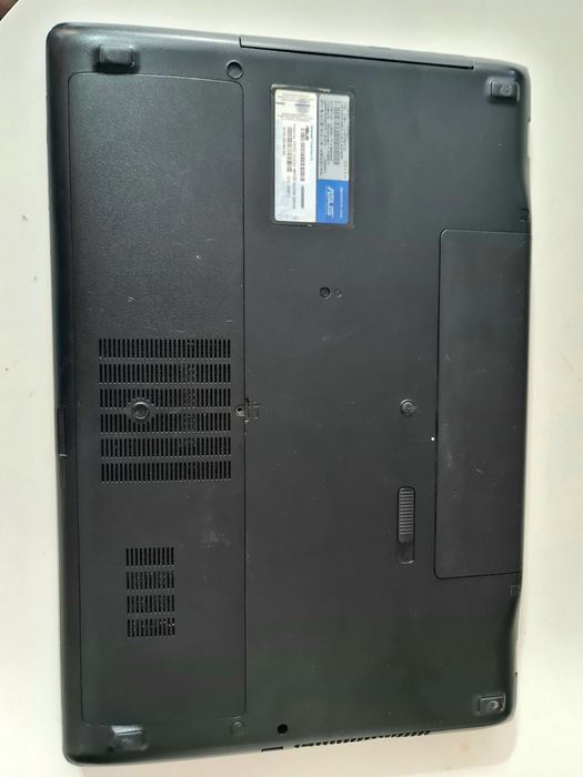 Laptop Asus cu defectiuni