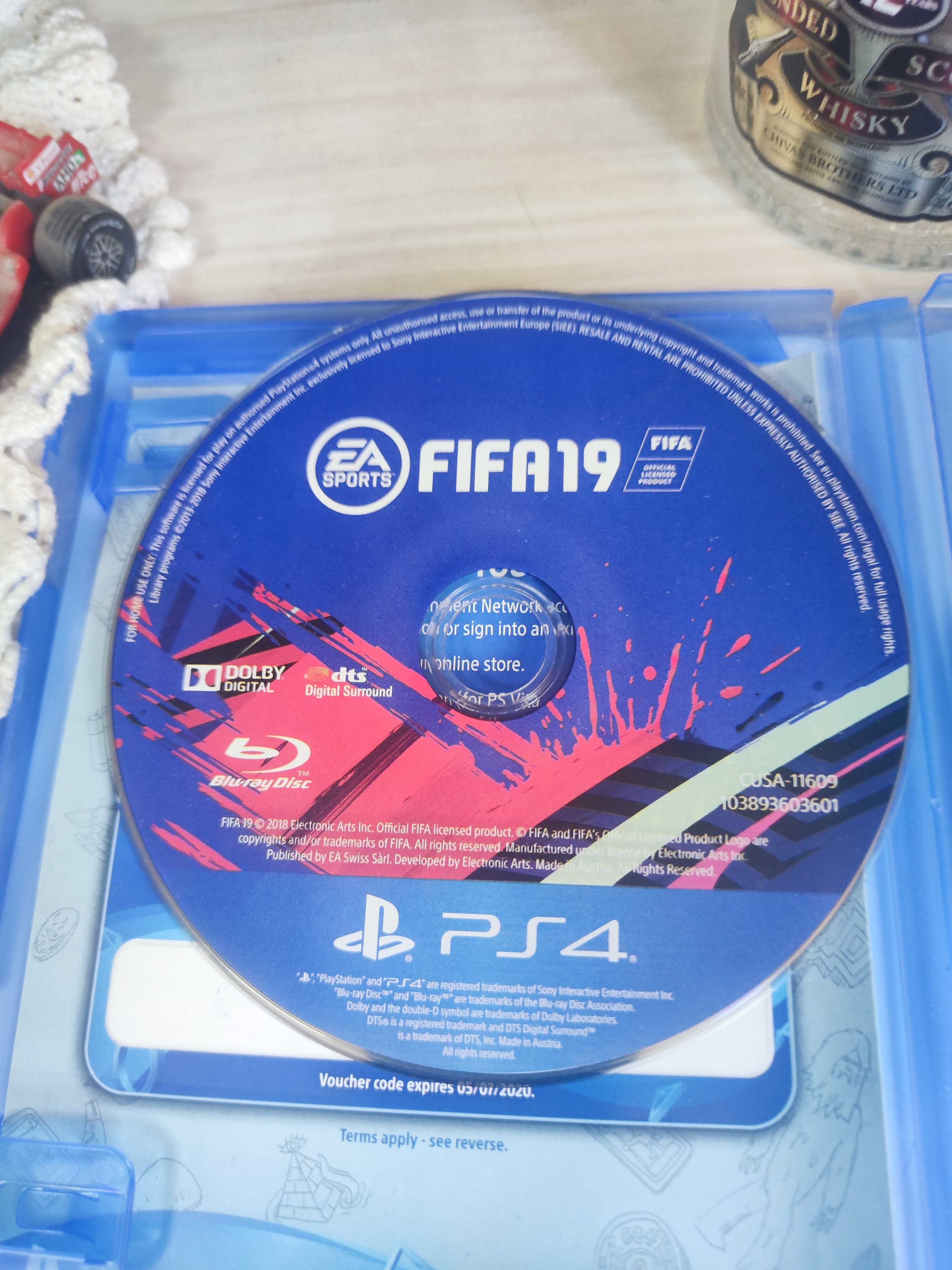 playstation 4 slim 1 TB model: cuh2116b