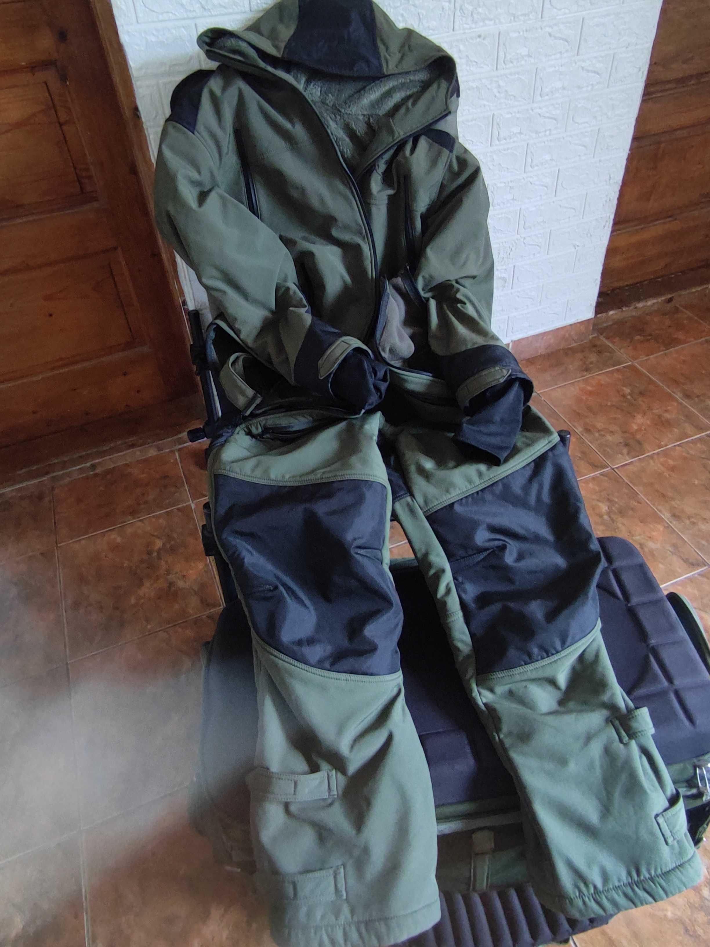 Lansete feeder, huse, mulinete, scaun, umbrela, costum pescuit