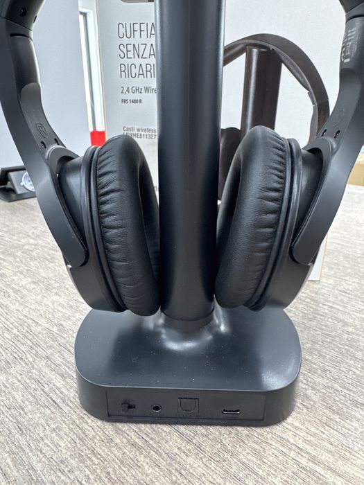 Casti Wirless Trevi cu statie pentru un sunet de calitate