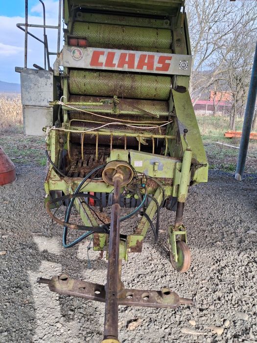 Vând presa class roland 62