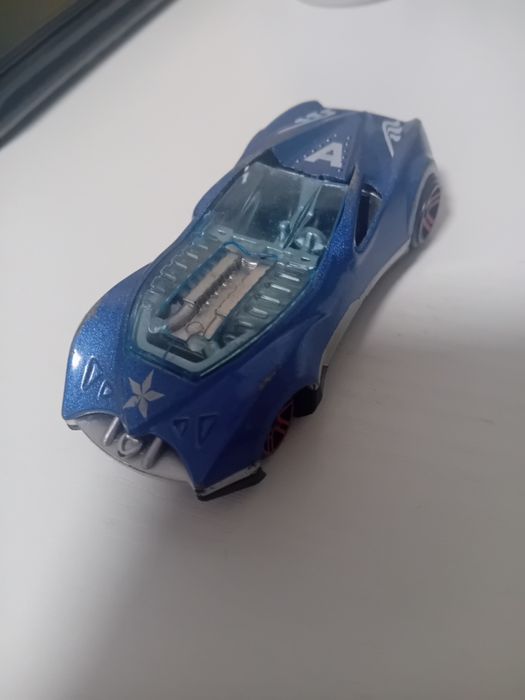 Машинка игрушечная