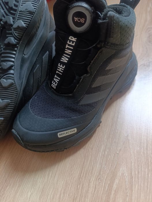 Боти Адидас 33н черни. и 36н черно и електриково