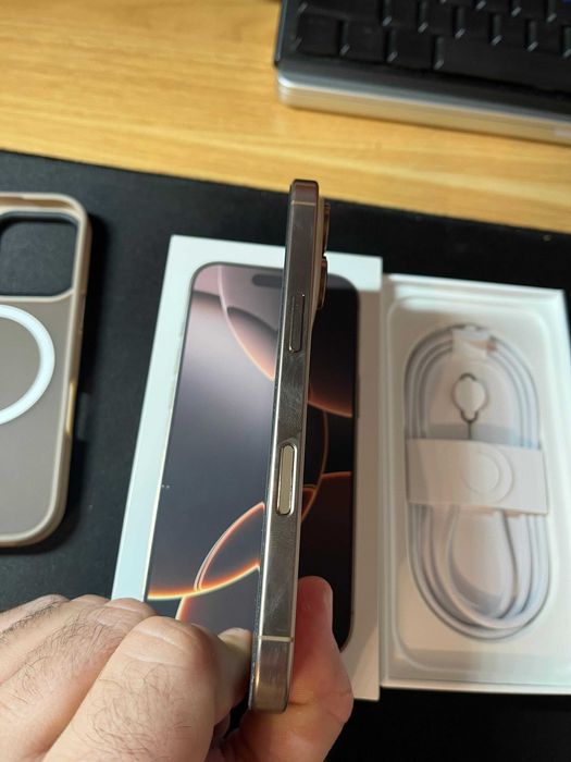 iPhone 16Pro 256 gb desert titanium