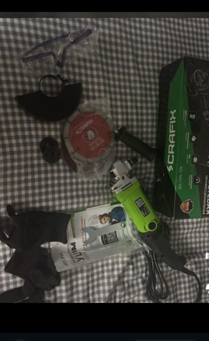 Новая болгарка полный комплект +4 диска