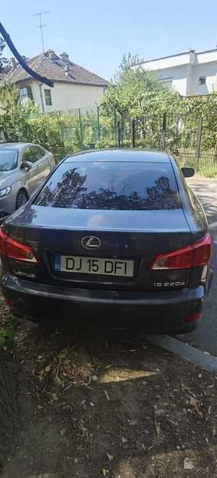 Vând Lexus IS 220