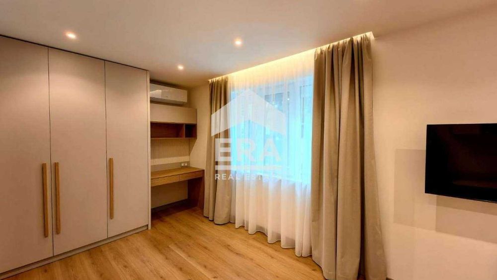 Дава се под наем Тристаен апартамент в Русе, Център - 86 кв.м за 950 € - Снимка #12