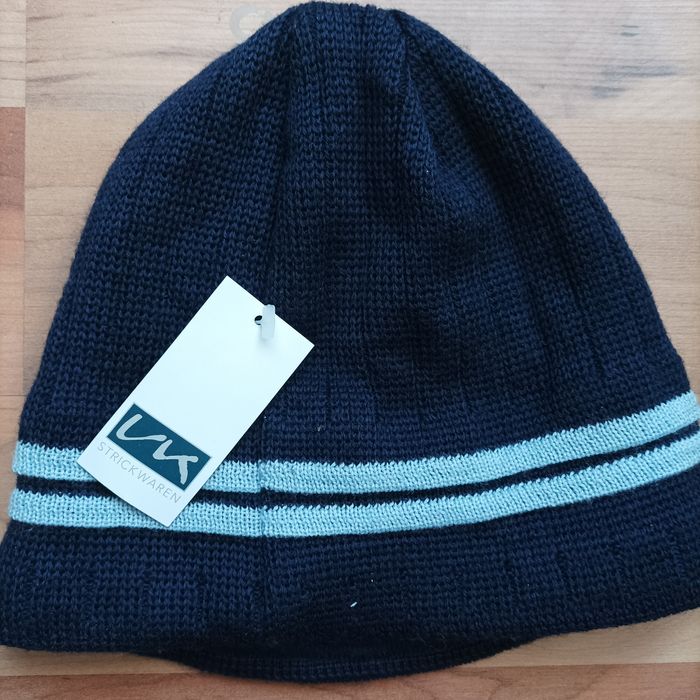 Нова от вълна шапка