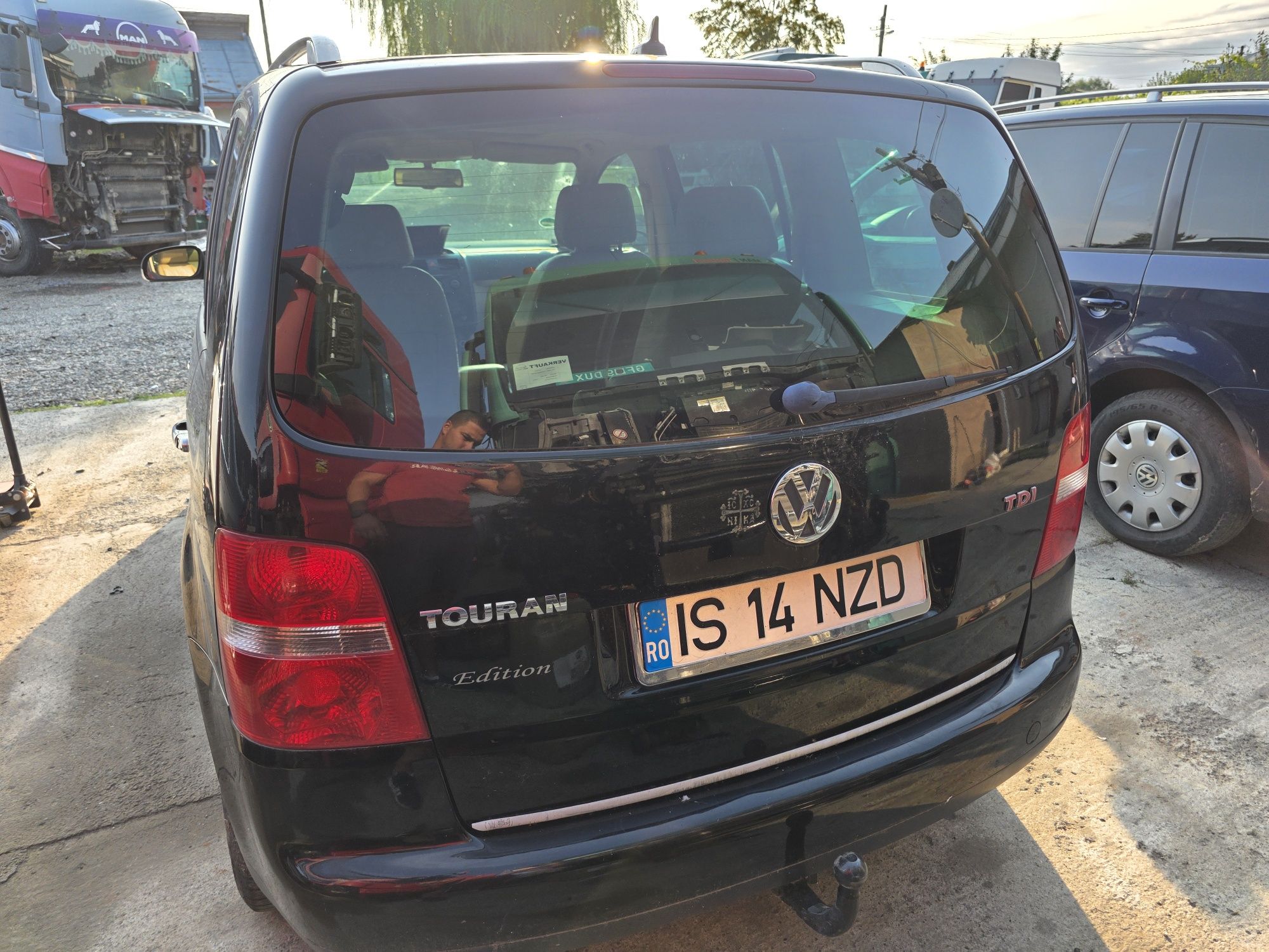 Dezmembrez Touran 2.0 AZV motor functional