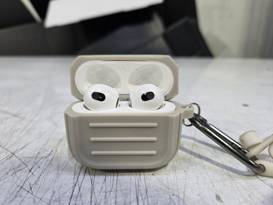 Apple AirPods слушалки