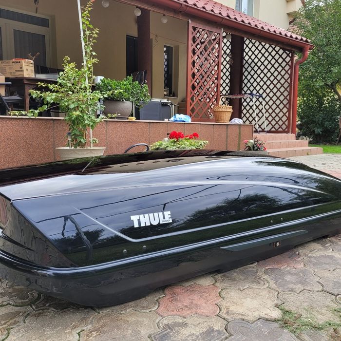 Vând lada masina thule neagra lucioasa  bare thule