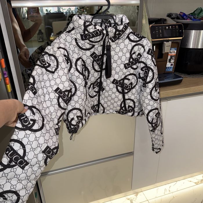 Ново топло яке с елементи гучи