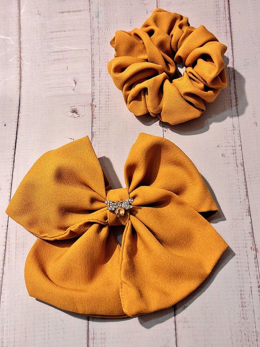 Панделка шнола и скрънчи