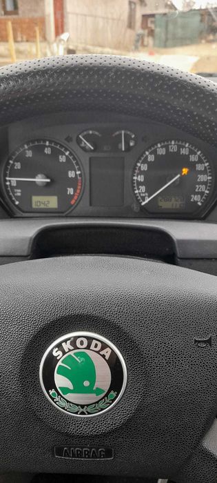 Vând Skoda Fabia 1.4 Benzina