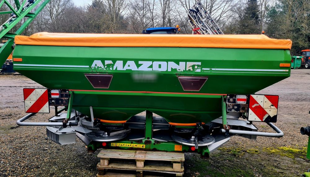 Distribuitor de ingrasaminte Amazone Profis Ultra Kuhn Axis  MIG MEA