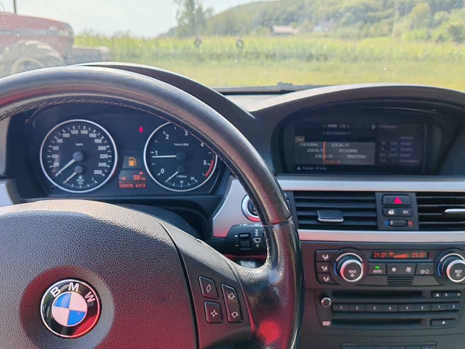 Vând BMW e90 320d