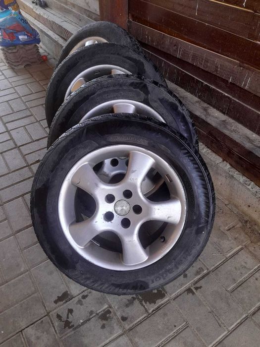 Patru jante cu cauciucuri de iarna