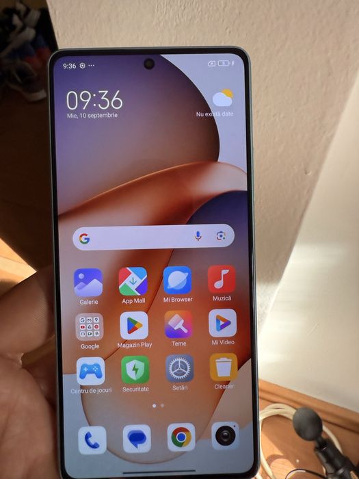Vand doua telefonae noi